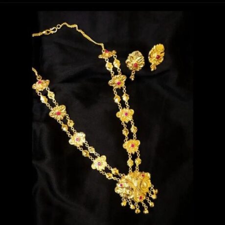 Vintage styled 'Mach' Necklace Set with Ear Studs