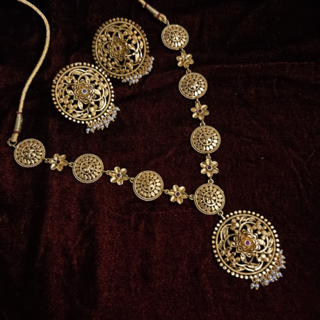 Traditional handmade Necklace Set