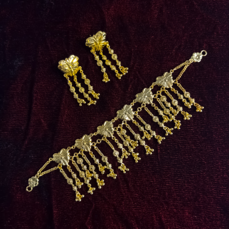 Traditional Choker Set