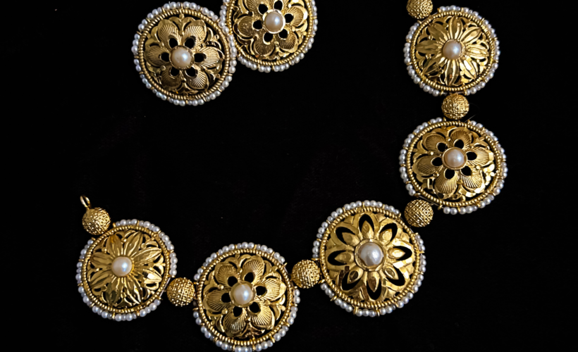 Traditional Necklace with Pearls