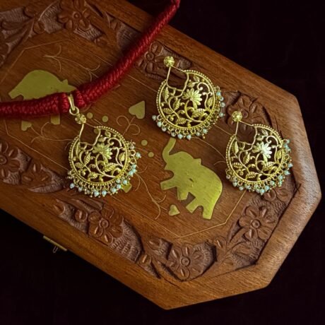 Traditional Pendant Set