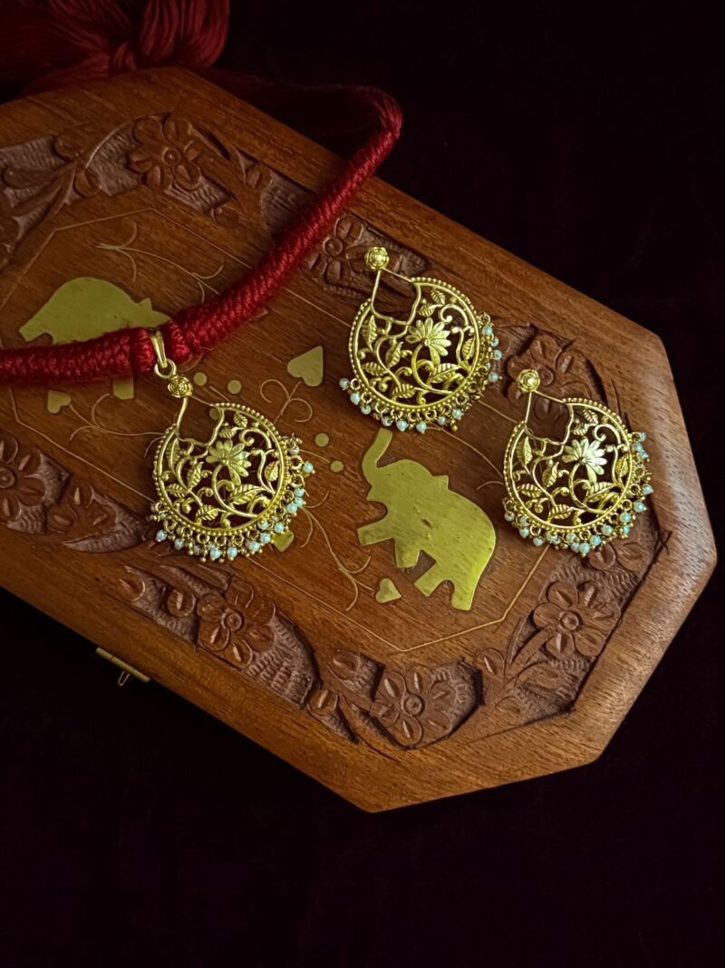 Traditional Pendant Set