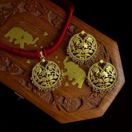 Traditional Pendant Set