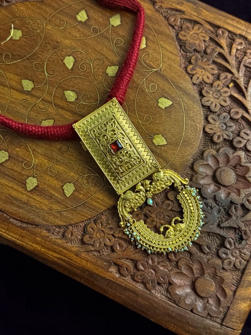 Traditional Pearl Pendent Set
