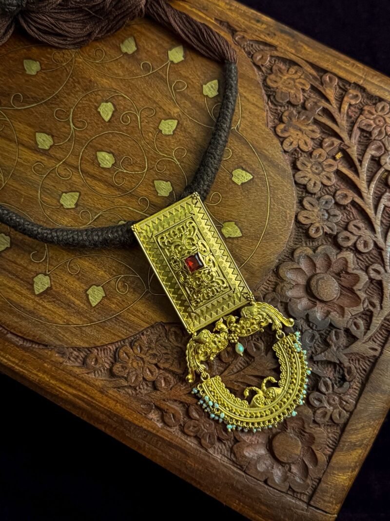 Traditional Pearl Pendent Set