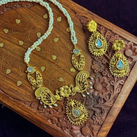 Traditional Pearls Sitahar Set