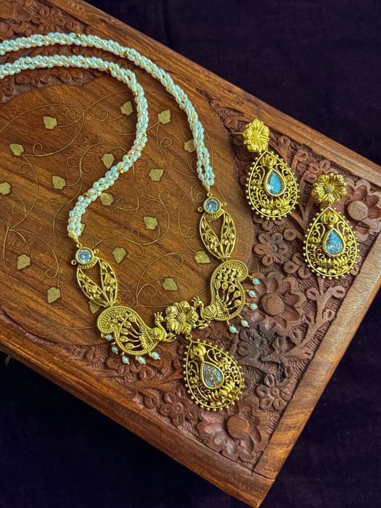Traditional Pearls Sitahar Set