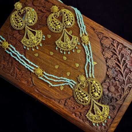 Kolke Tribhuz Lotkan Pearl Sitahar Set
