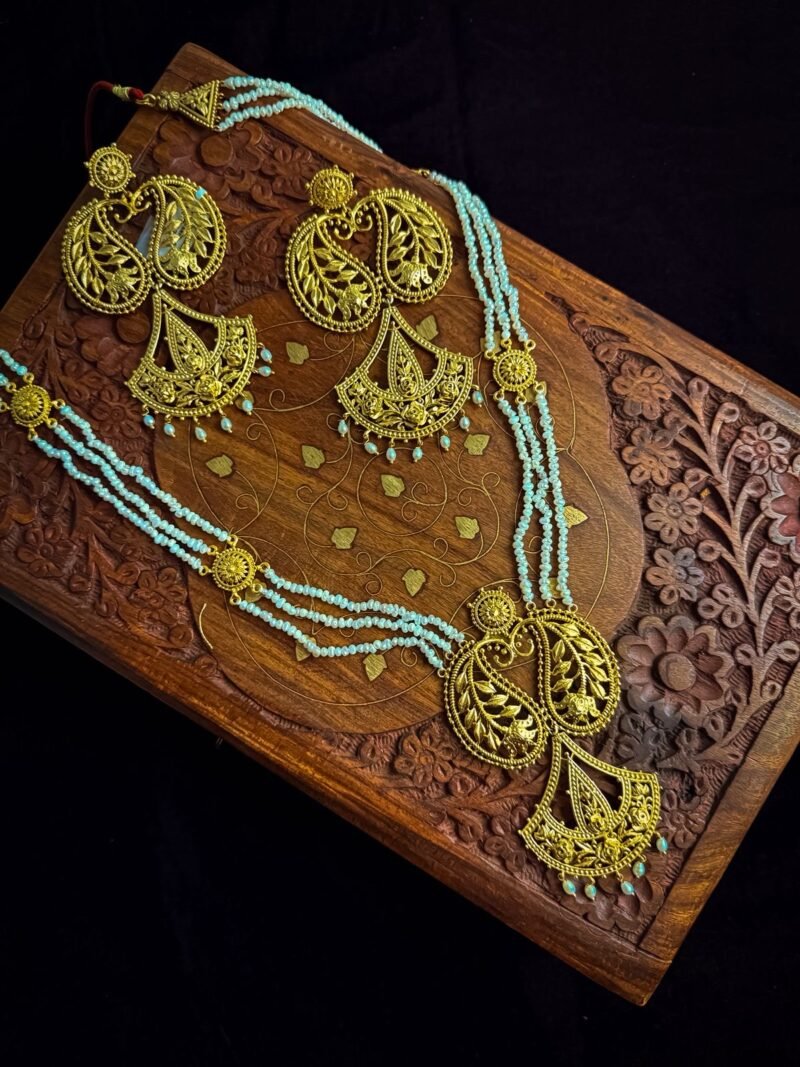Kolke Tribhuz Lotkan Pearl Sitahar Set