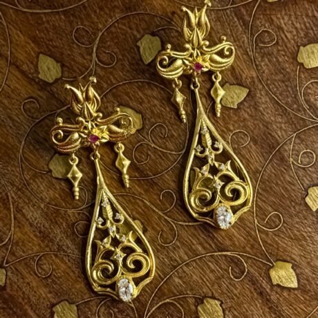 Poddo Lotkan Earrings