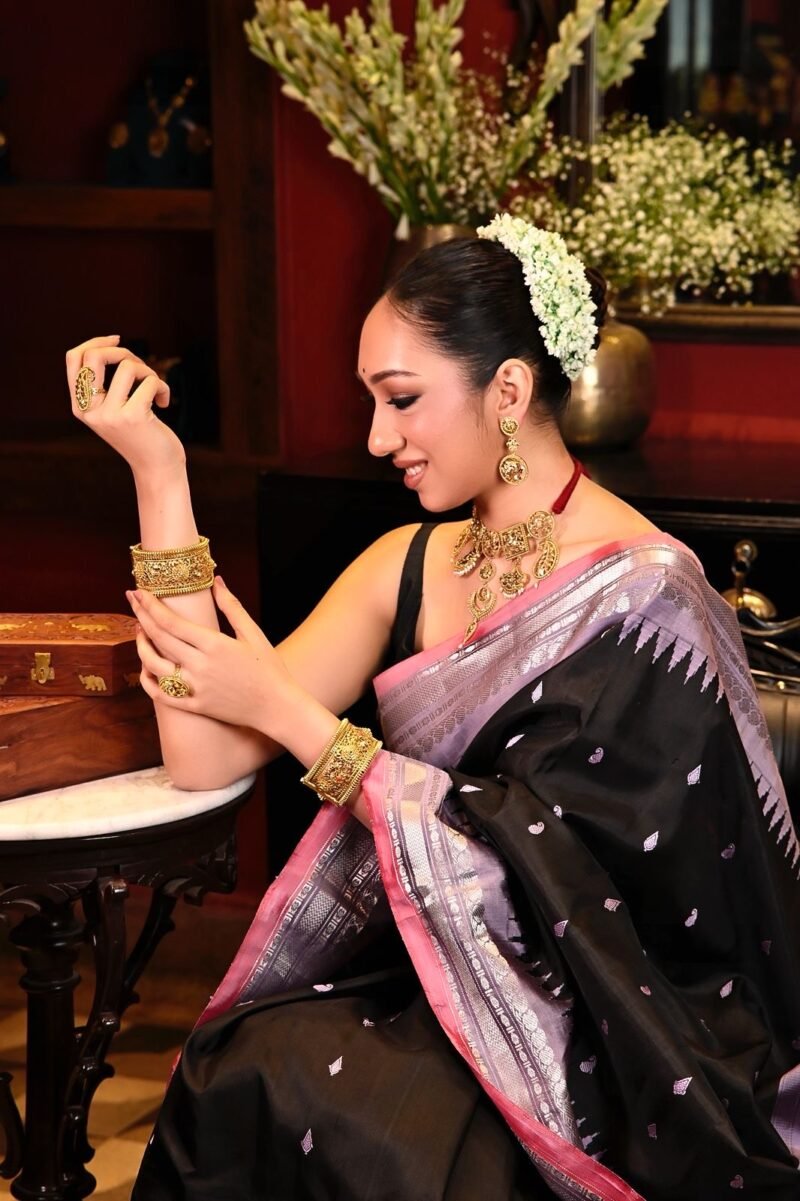 Rajbari Trikon Jewellery