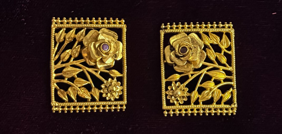 Vintage style Golap Earrings