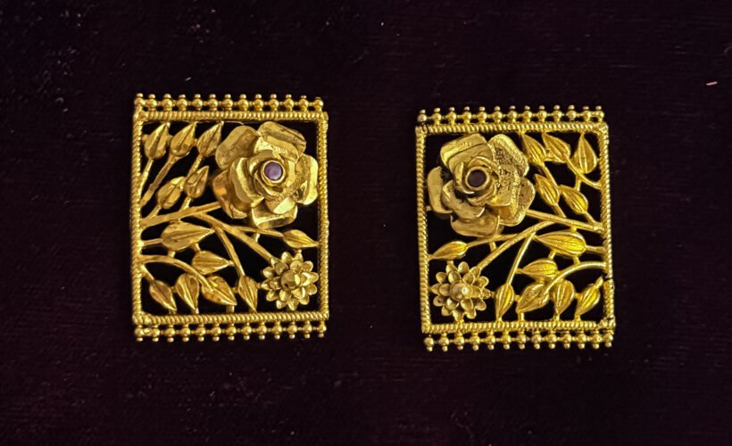 Vintage style Golap Earrings