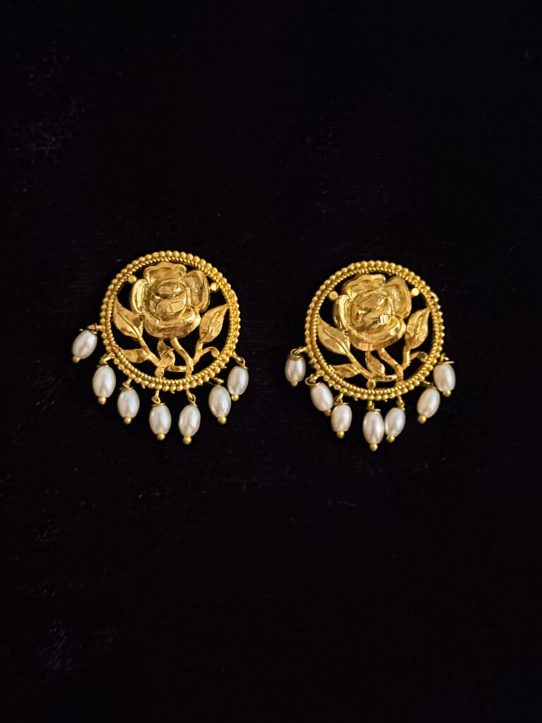 Vintage style Golap pearl earrings