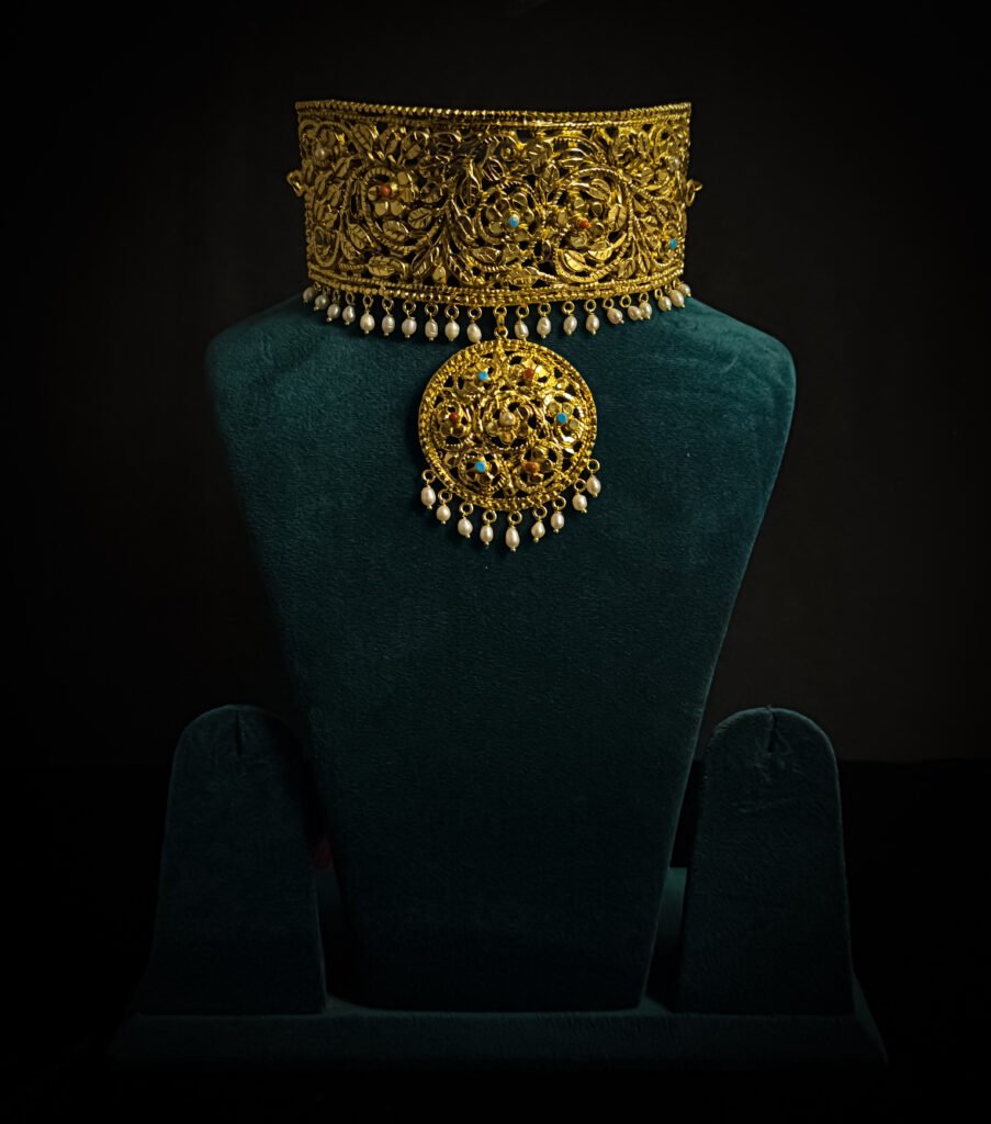 Navaratna Cuff Choker