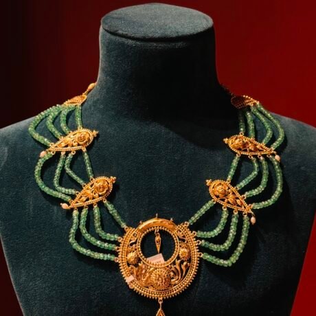 Traditional Teen ful Droplet Necklace