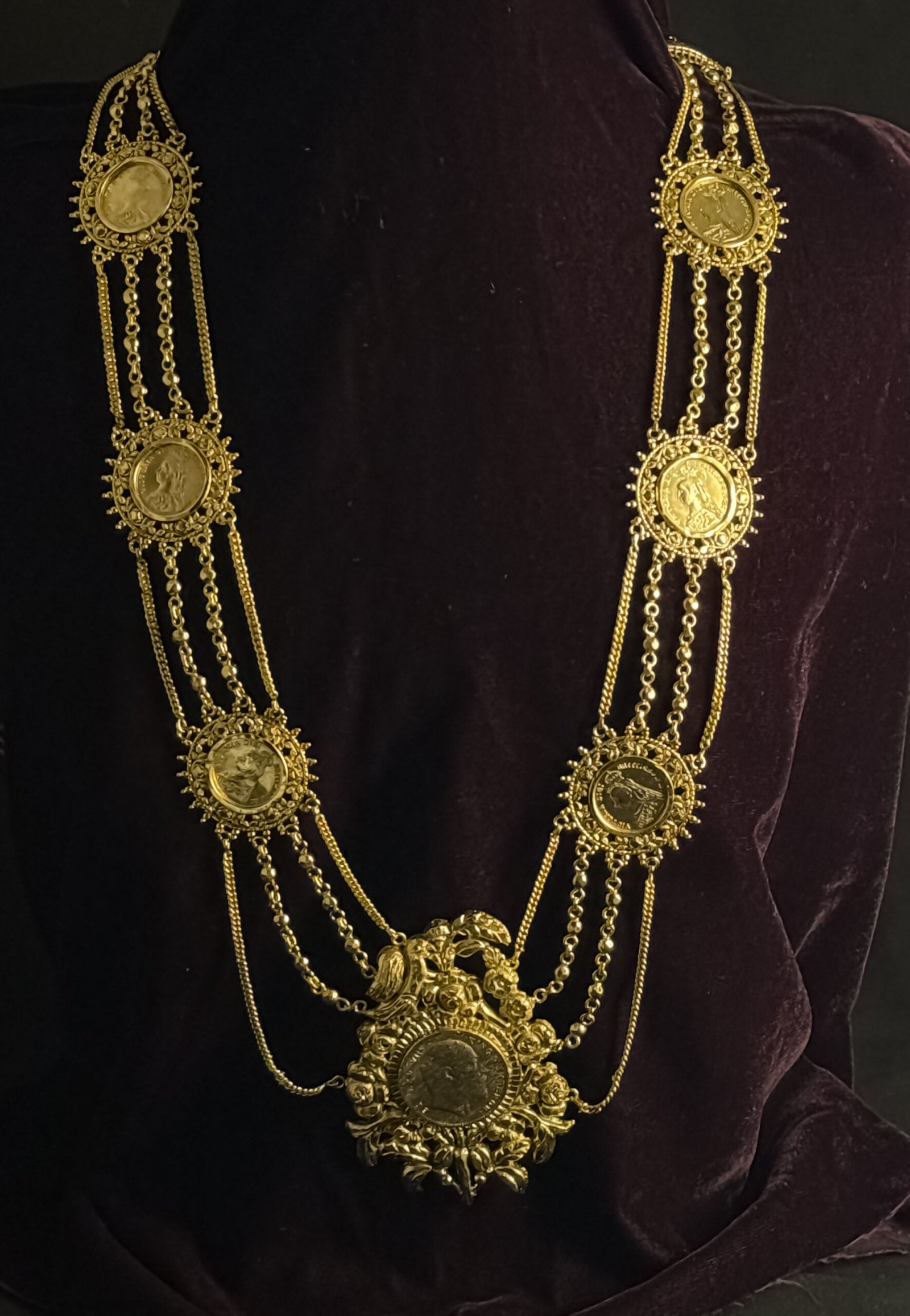 Traditional Guinea Lohori Necklace
