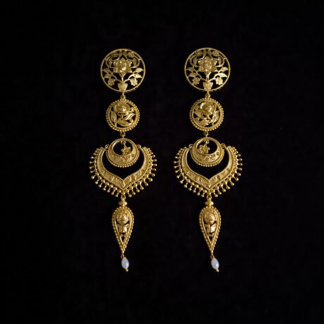 Traditional Pearl Long Earrings.