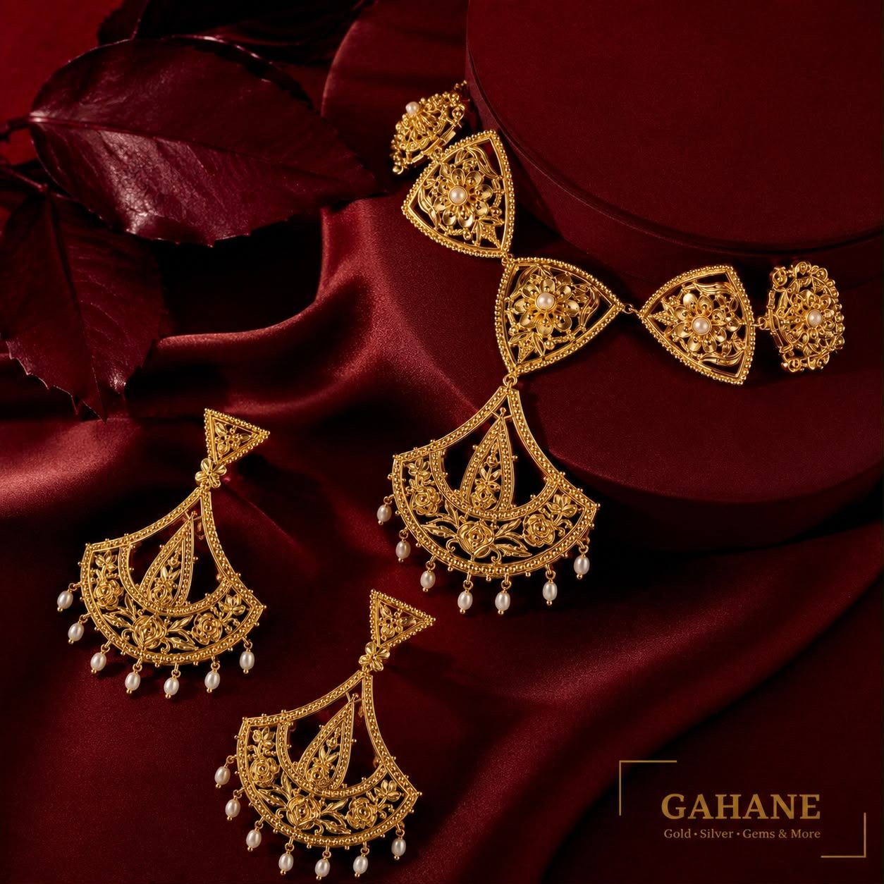 Tribhuz necklace set