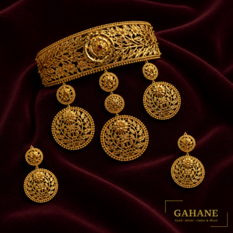 Traditional Lotkan Cuff Choker. product desc