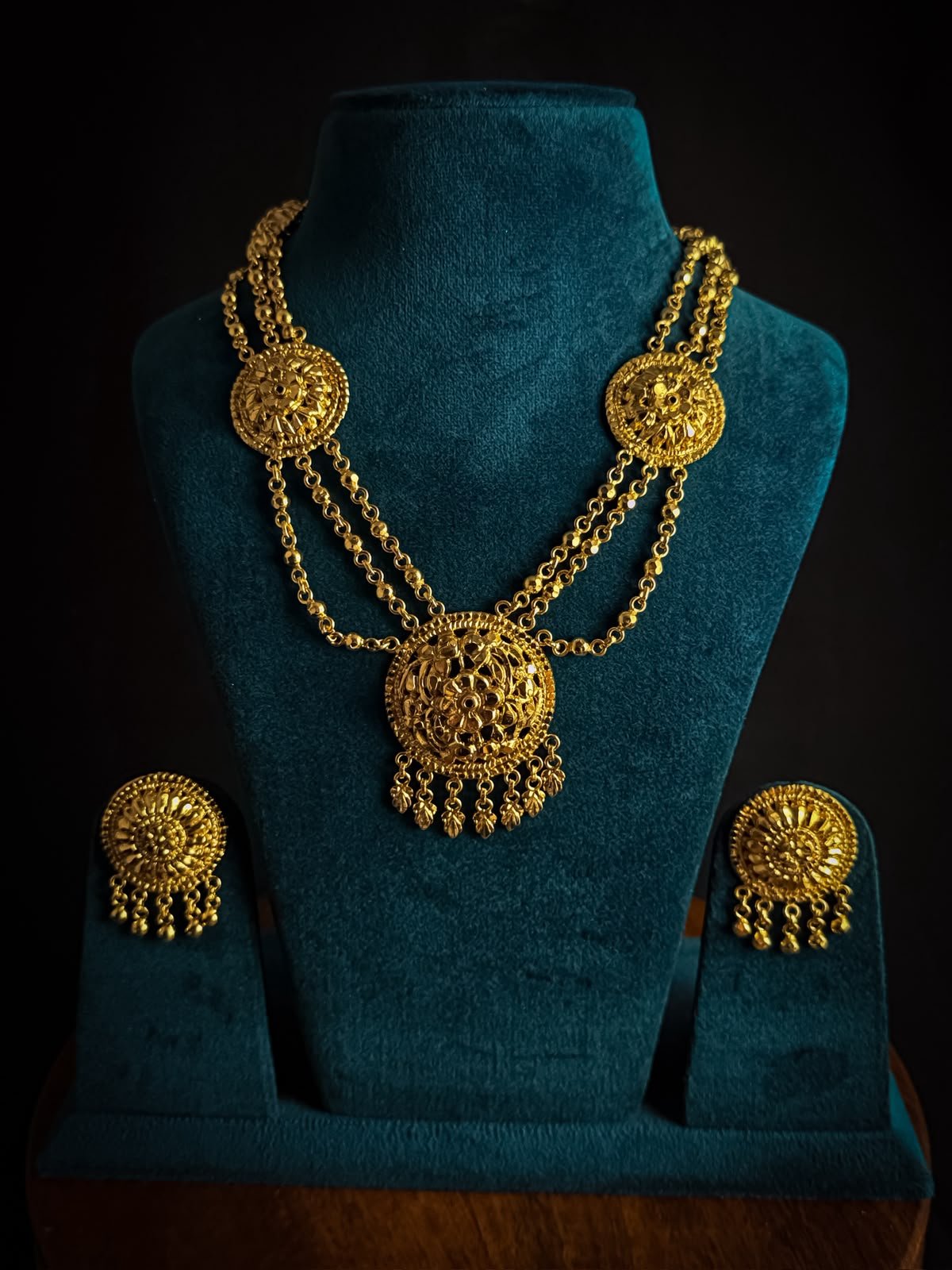 Traditional Go Go Necklace Set